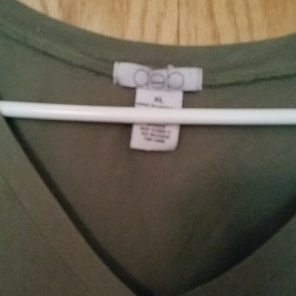 Green shirt from Debs - Picture 2 of 2